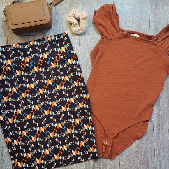 Geometric skirt - Picture 6 of 10